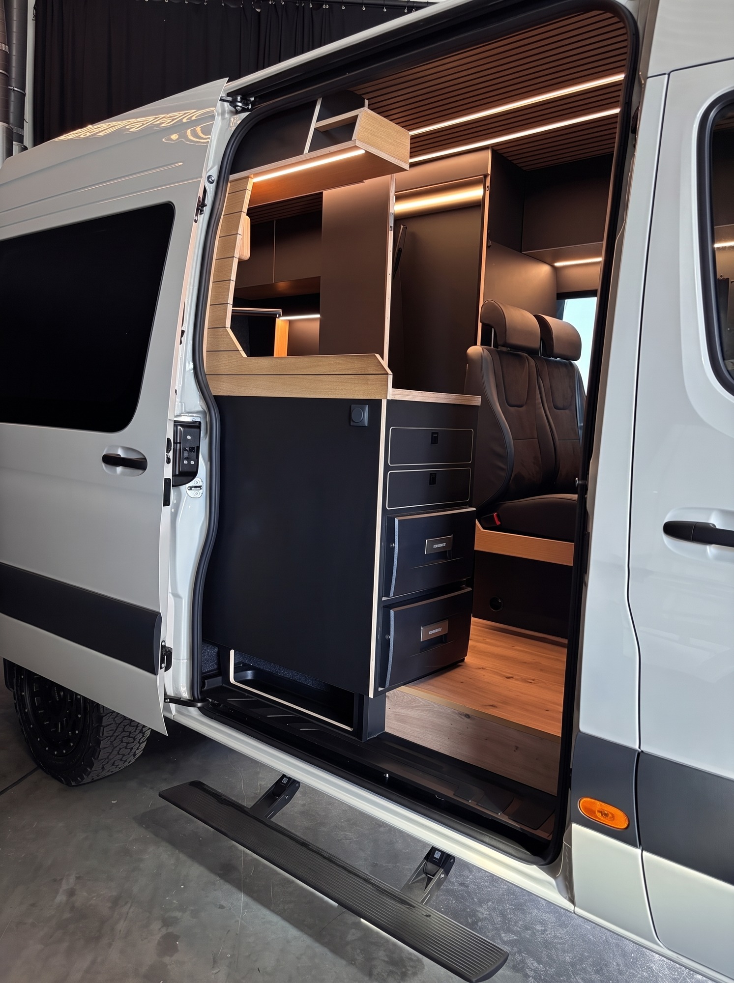 Offtrack Camper – Pre-Owned Sprinter Six Cross