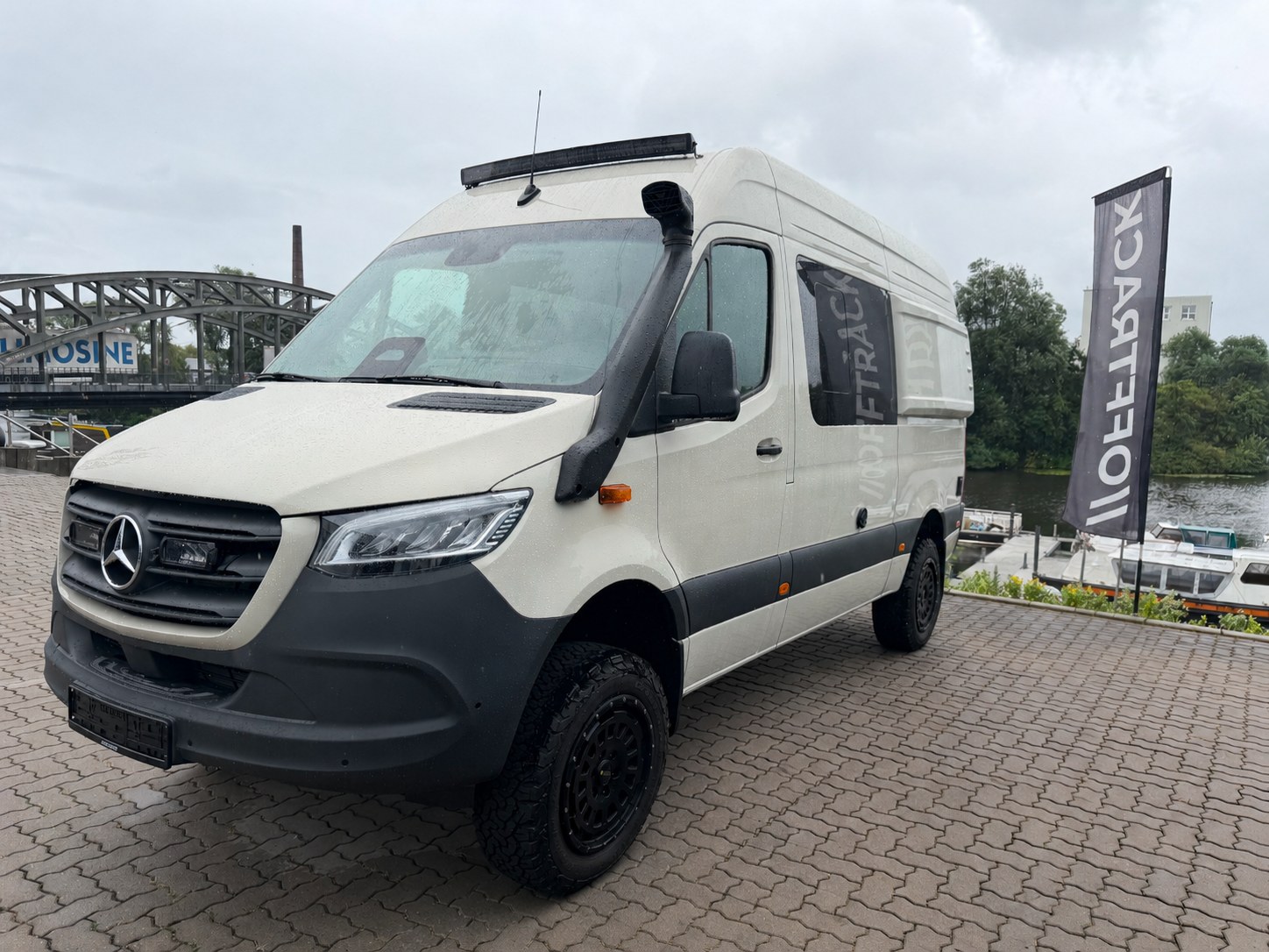 Offtrack Camper – Pre-Owned Sprinter Six Cross