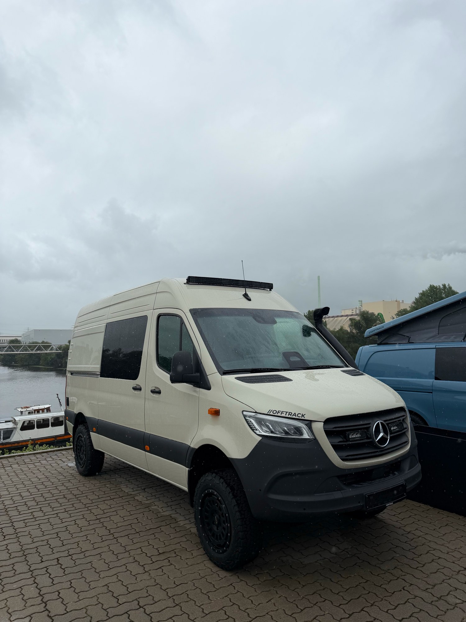 Offtrack Camper – Pre-Owned Sprinter Six Cross