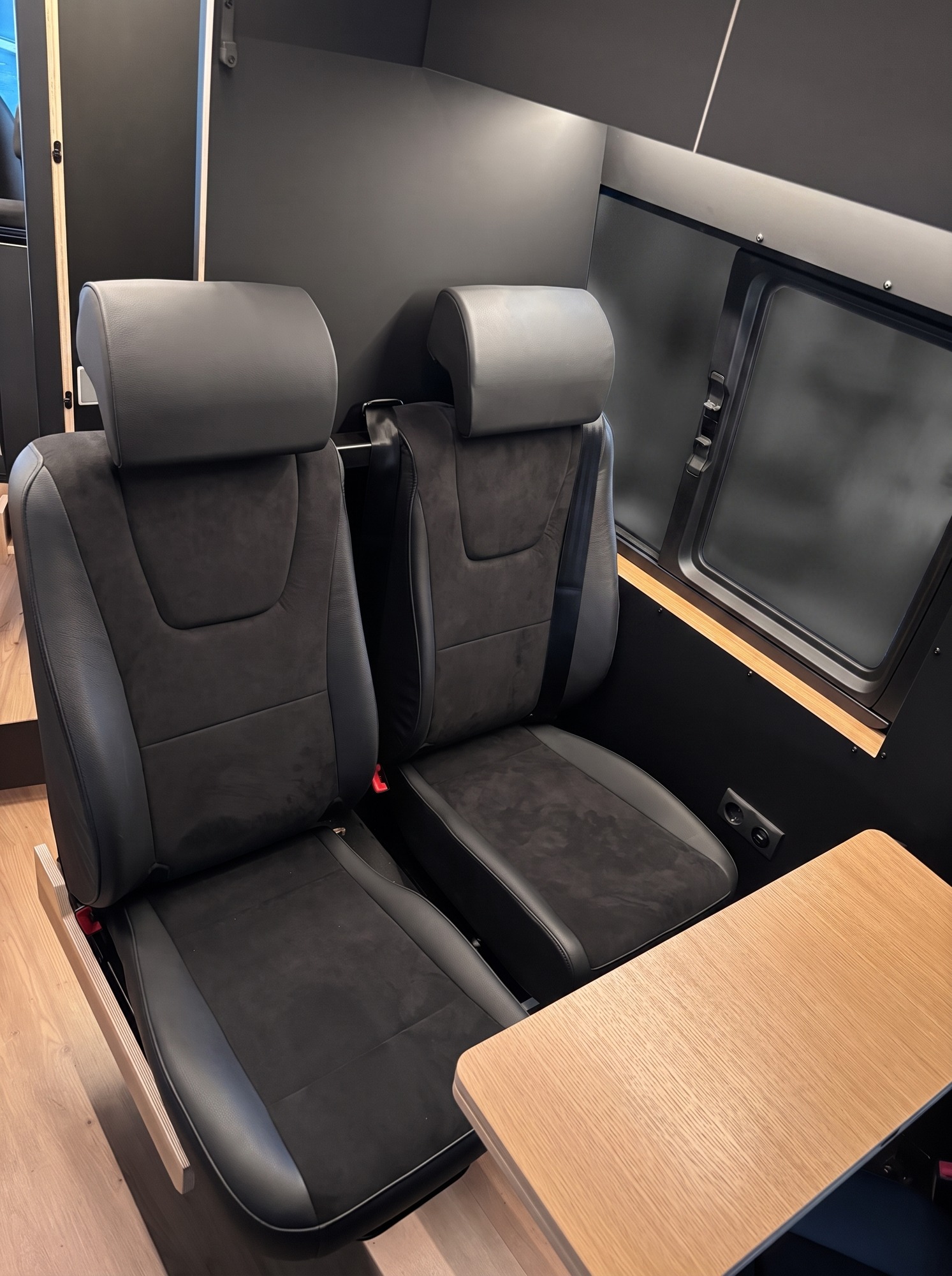 Offtrack Camper – Pre-Owned Sprinter Six Cross