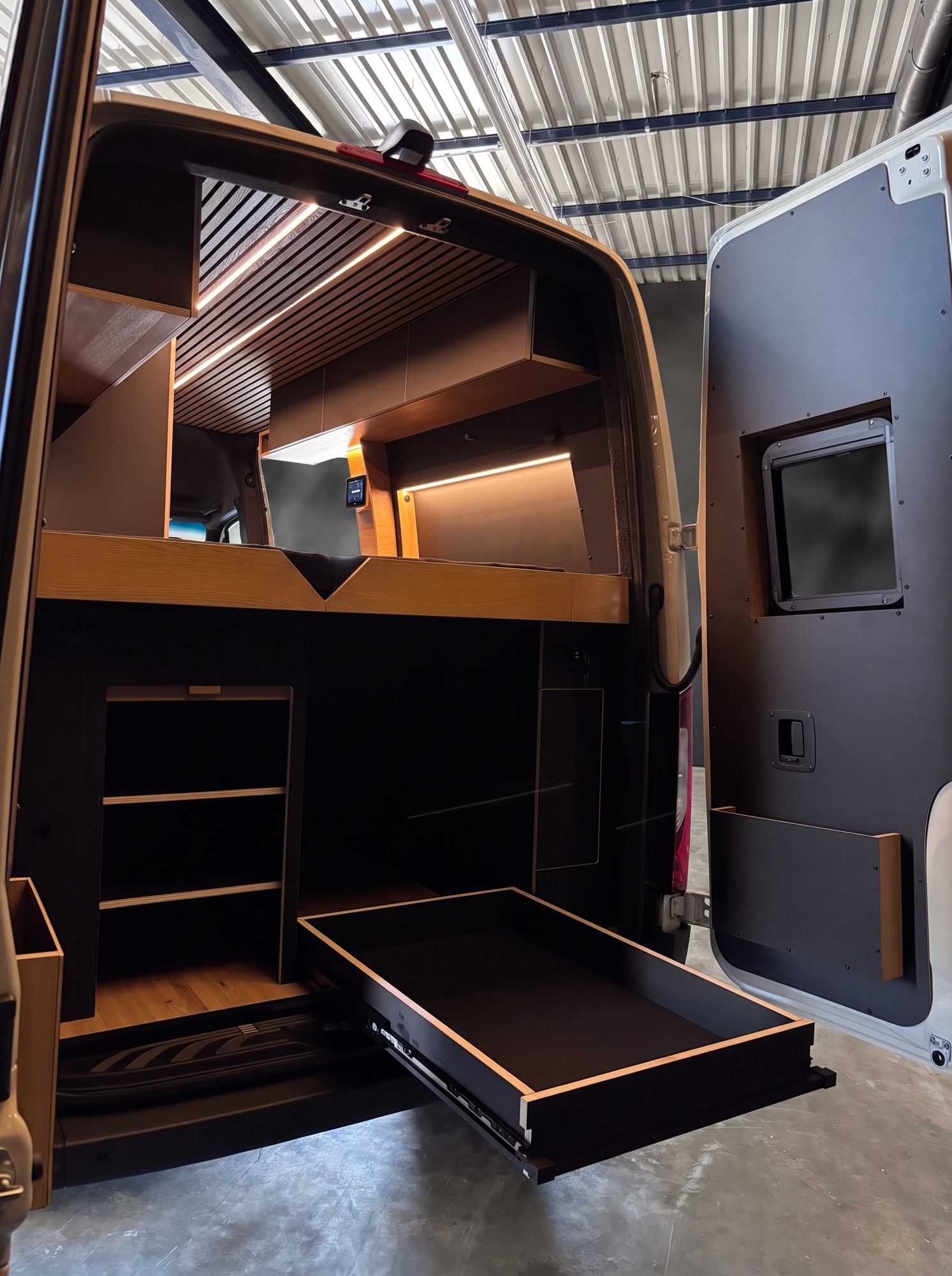 Offtrack Camper – Pre-Owned Sprinter Six Cross