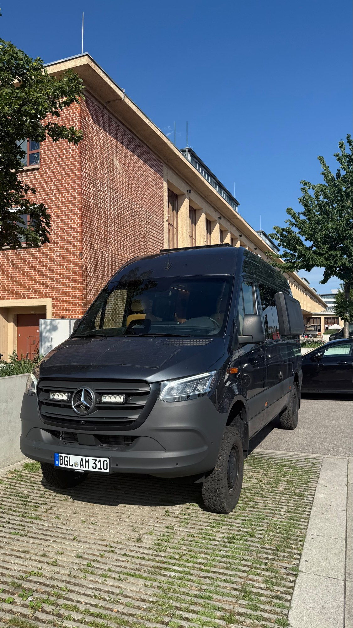 Offtrack Camper – Pre-Owned Sprinter Six Cross