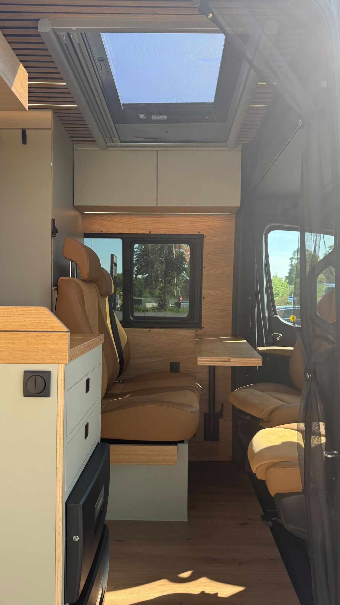 Offtrack Camper – Pre-Owned Sprinter Six Cross