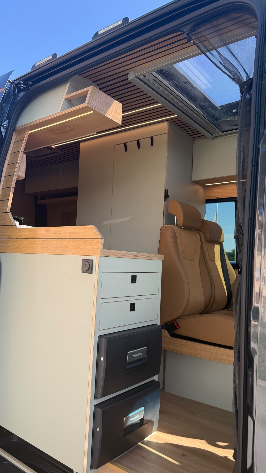 Offtrack Camper – Pre-Owned Sprinter Six Cross