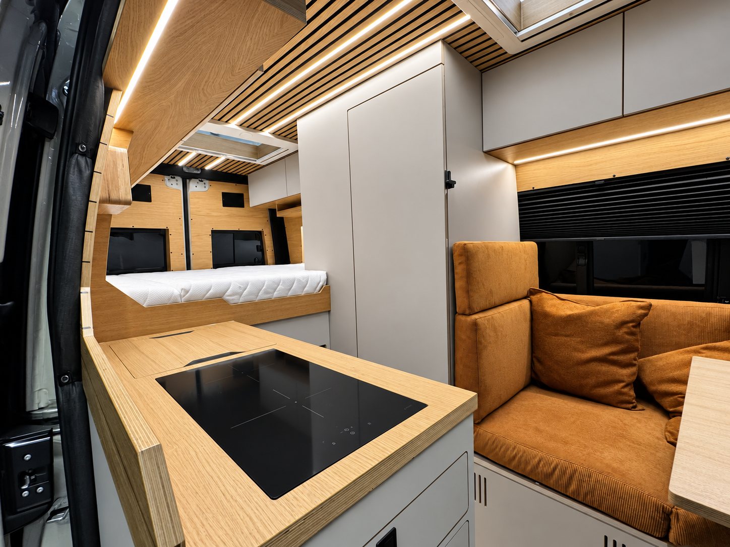 Offtrack Camper – Pre-Owned Sprinter Six Cross
