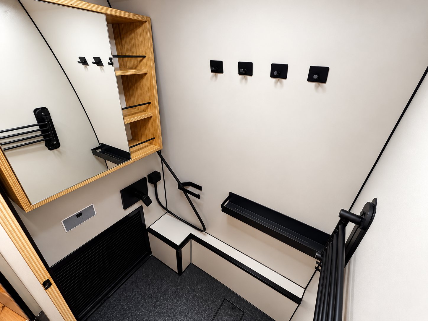 Offtrack Camper – Pre-Owned Sprinter Six Cross