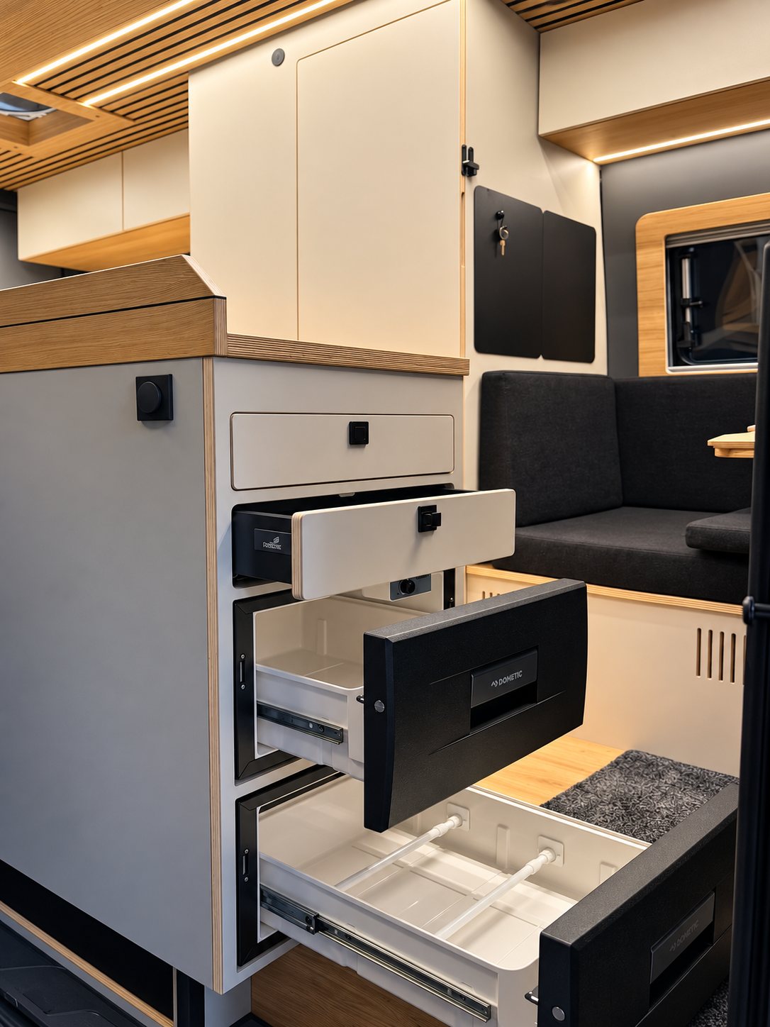 Offtrack Camper – Pre-Owned Sprinter Six Cross