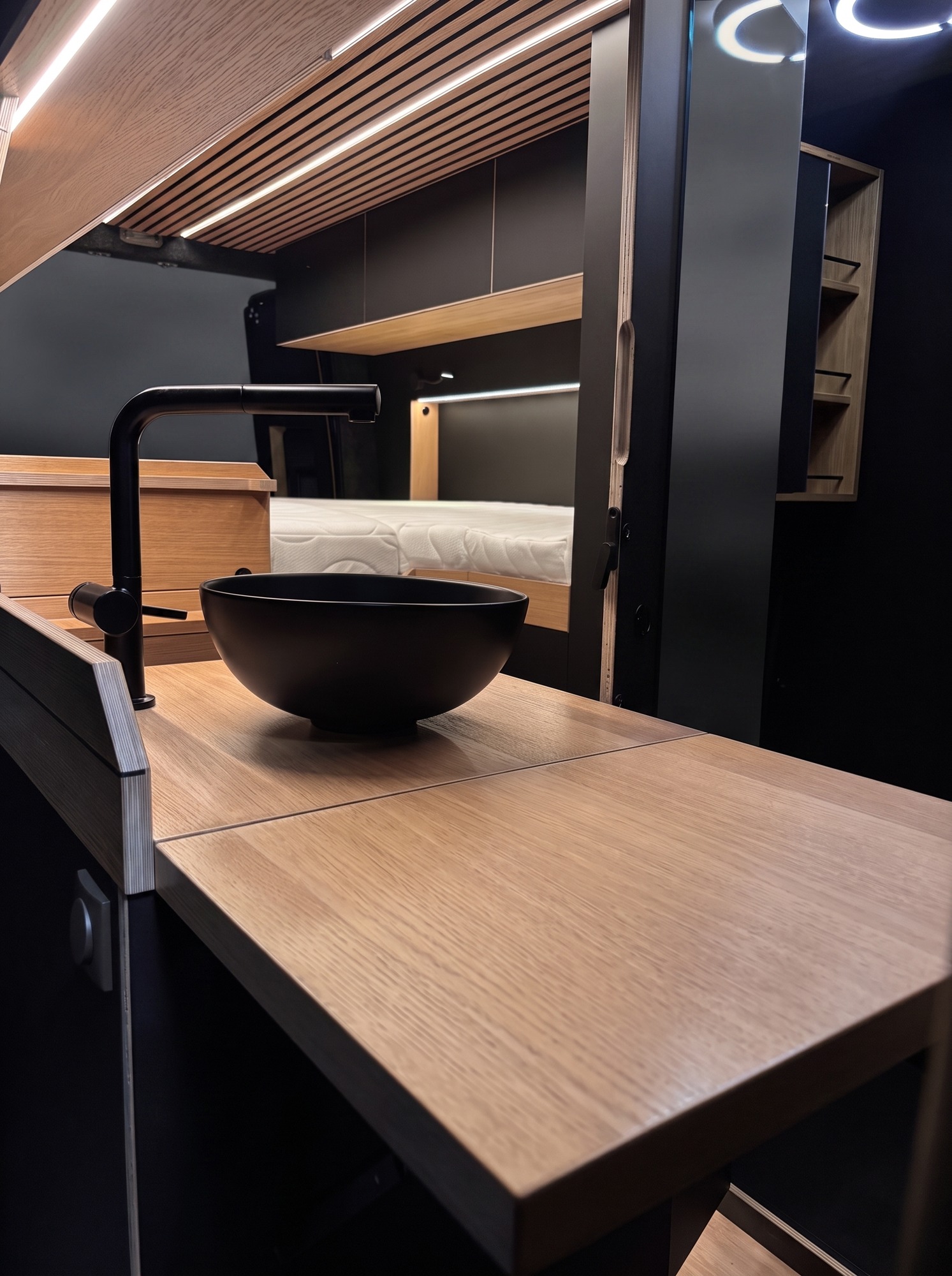 Offtrack Camper – Pre-Owned Sprinter Six Line