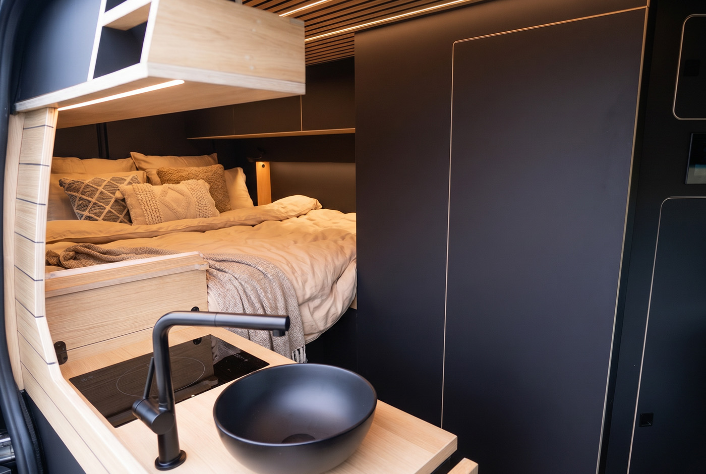 Six Line Wohnraum und Bett